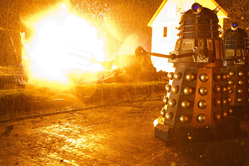 Illustration for article titled These new pictures from Doctor Who's Christmas special are really weird